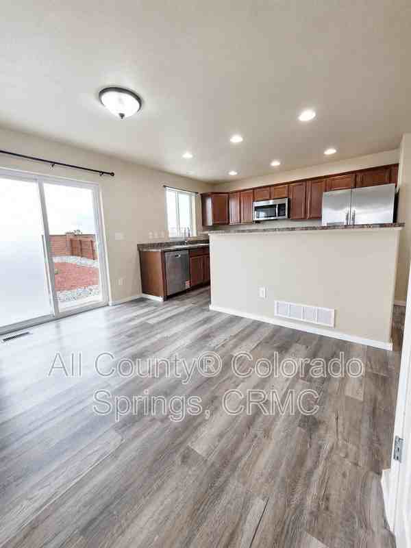 12029 Eagle Crest Ct - Photo 3 of 26