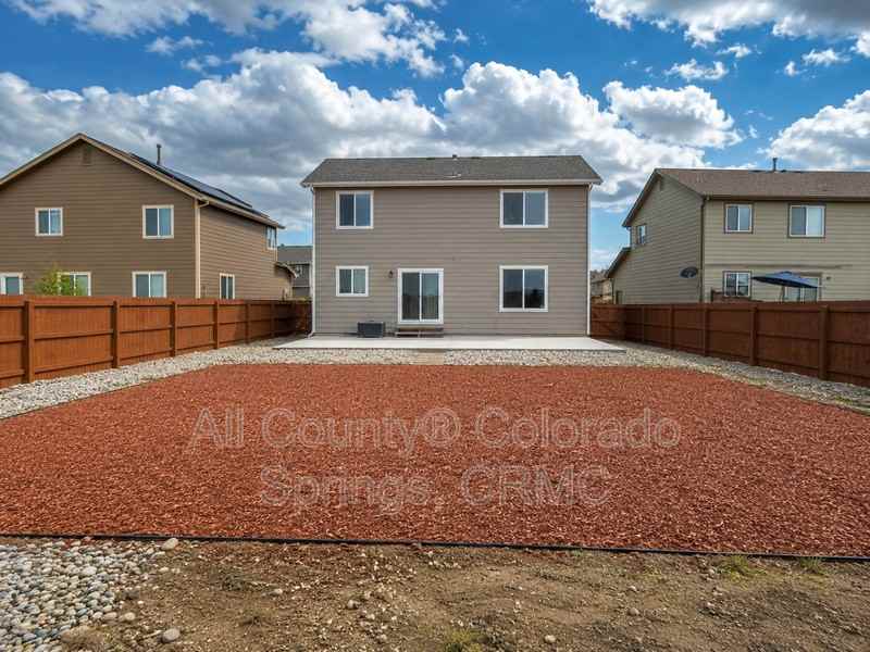 12029 Eagle Crest Ct - Photo 4 of 26