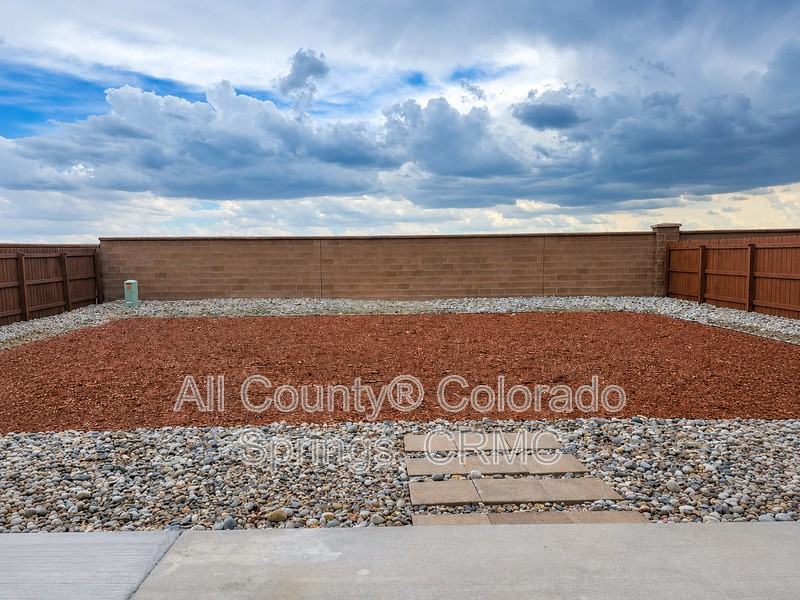 12029 Eagle Crest Ct - Photo 5 of 26