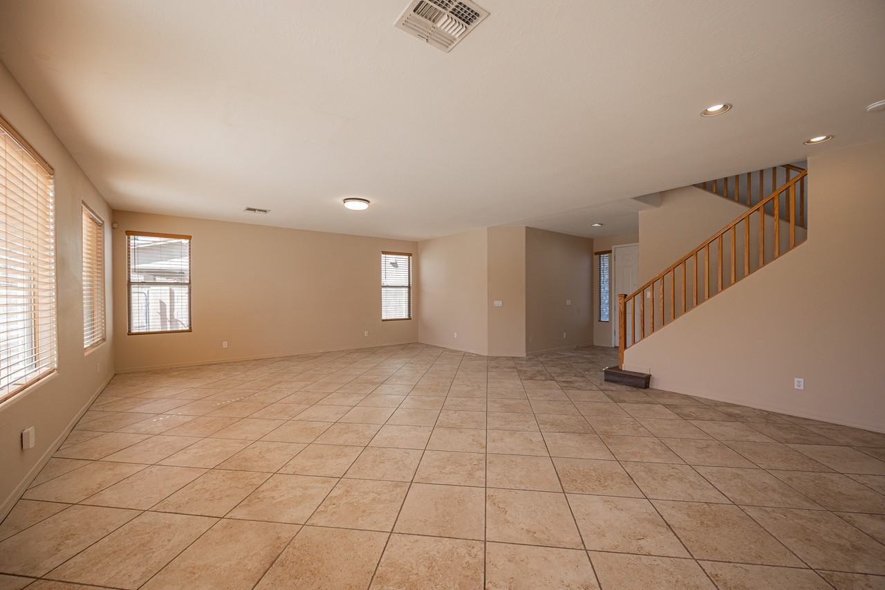 44289 W Windrose Dr - Photo 6 of 28