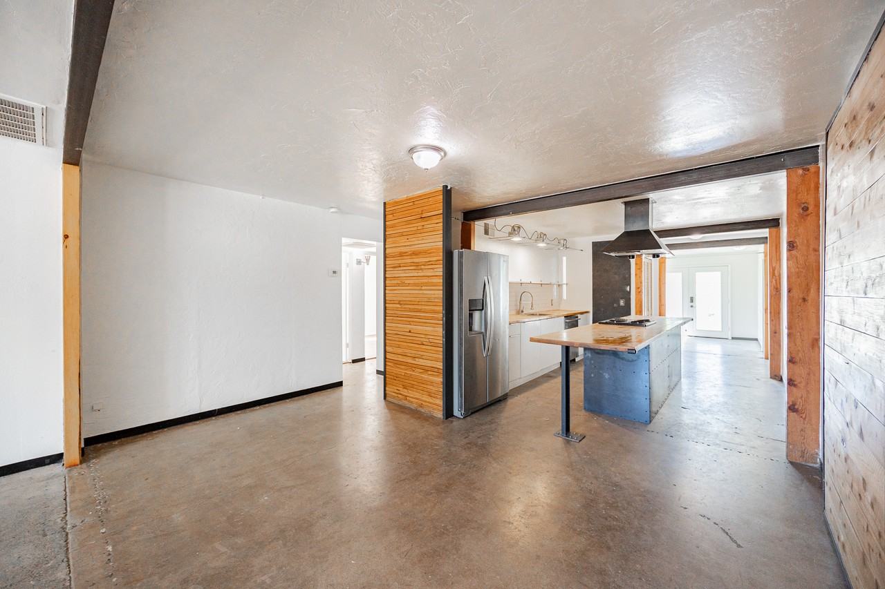 2206 N Dayton St - Photo 7 of 24
