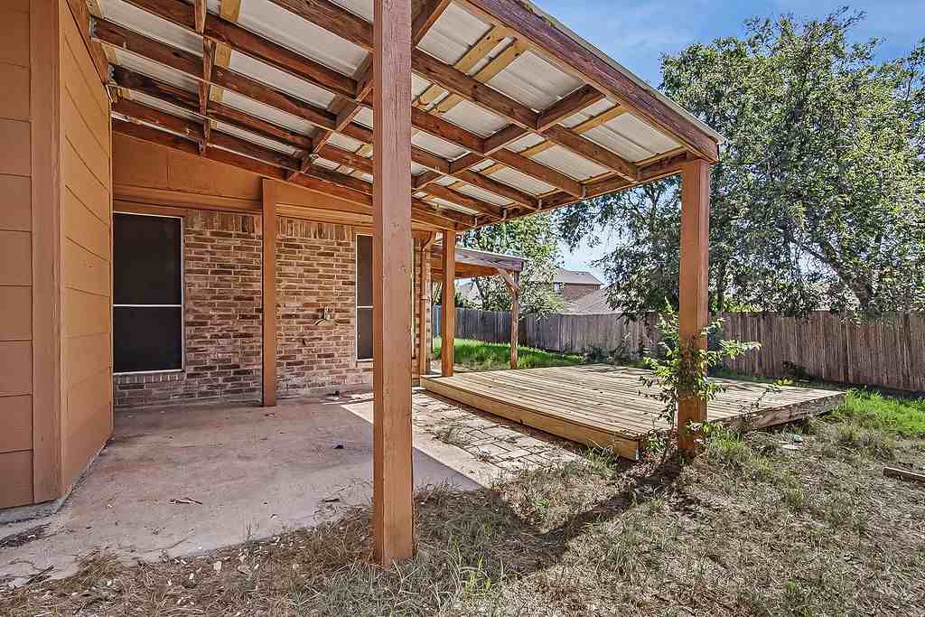 3214 Canary Ln - Photo 4 of 31