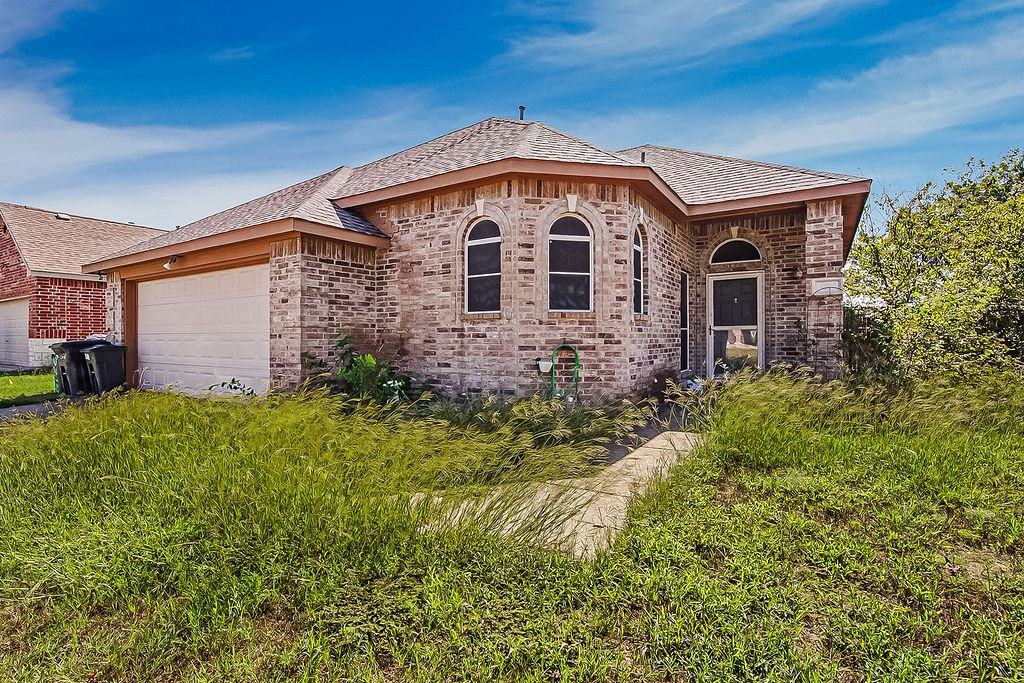 3214 Canary Ln - Photo 6 of 31