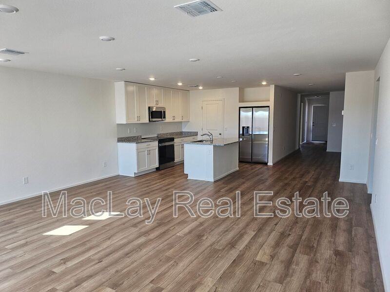 1390 W Aztec Dr - Photo 5 of 19