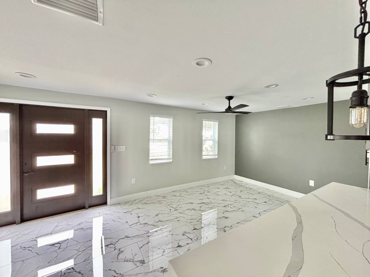 425 Orangewood Dr - Photo 5 of 36