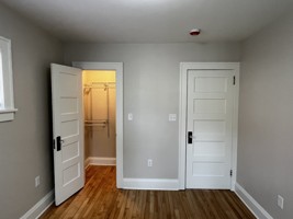 featured image of 1008 E 4th St