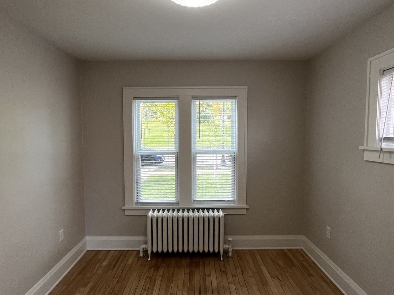 1008 E 4Th St - Photo 2 of 9