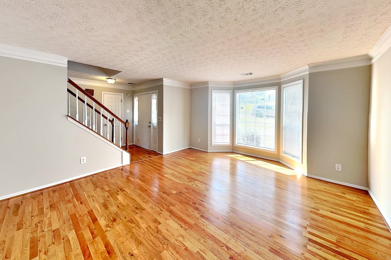 7185 Lone Oak Way - Photo 3 of 29