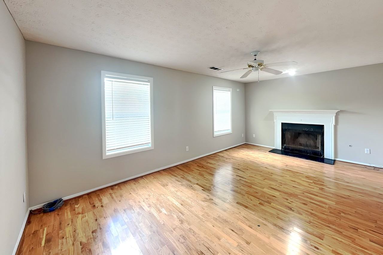 7185 Lone Oak Way - Photo 4 of 29