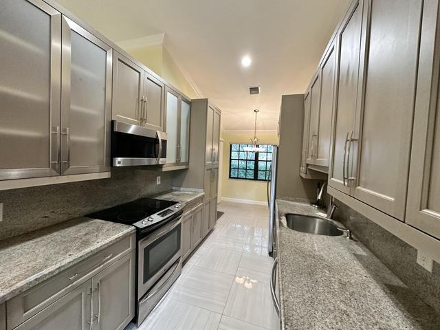 17340 Boca Club Boulevard - Photo 3 of 9