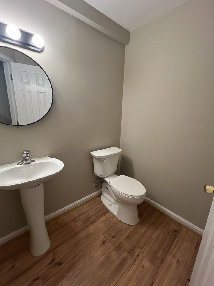 5588 Talbot Ct