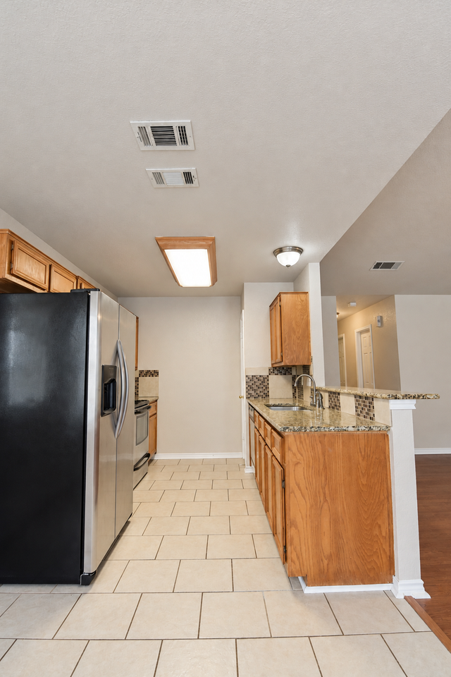 4906 Chad Dr - Photo 5 of 21