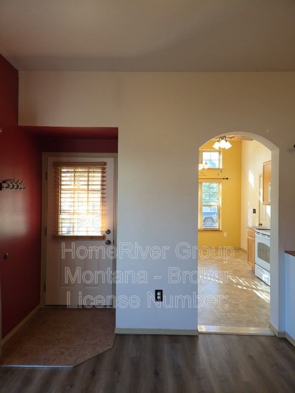 516 Connor Ct - Photo 3 of 45