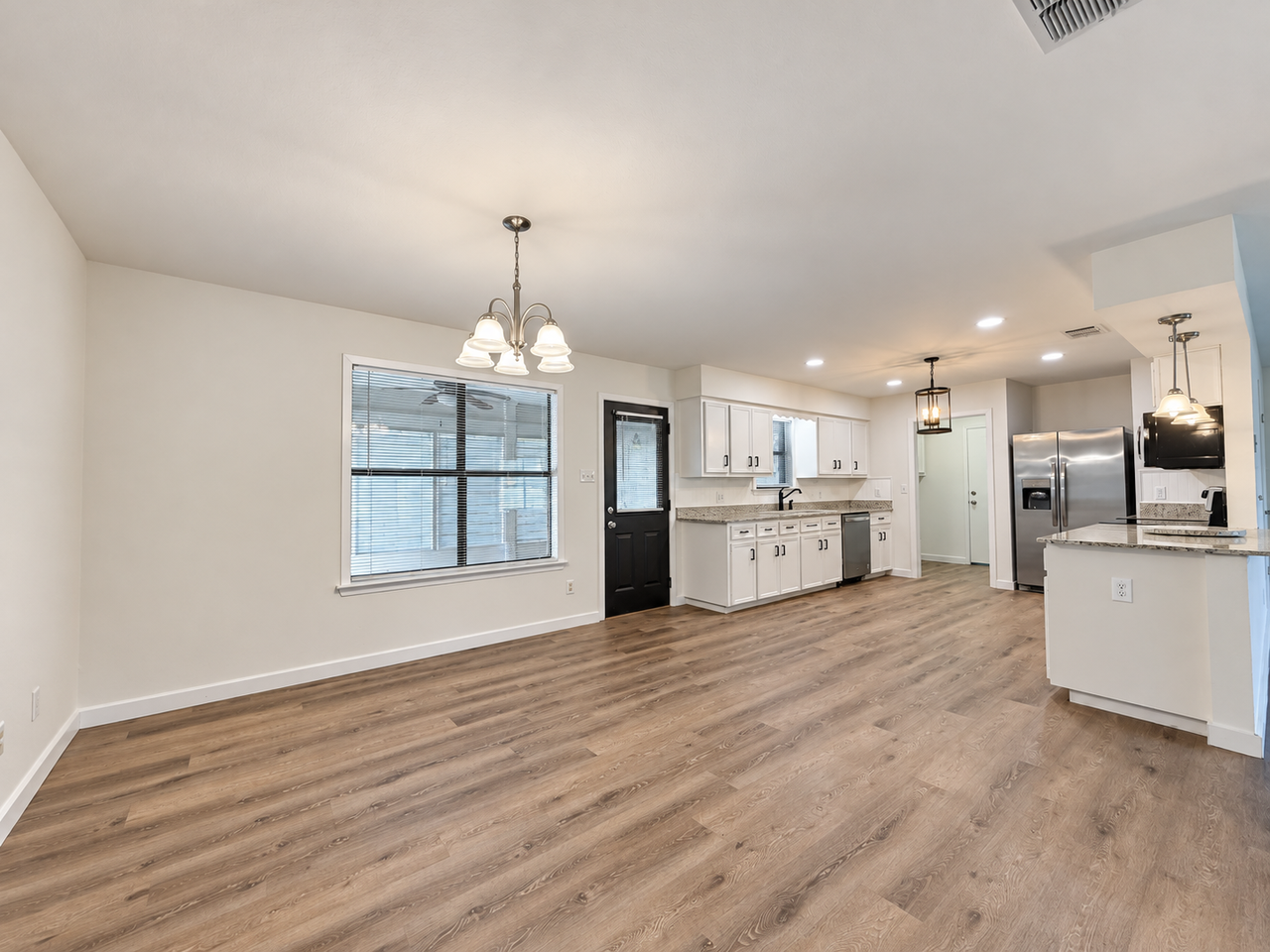 811 N 4th St - Photo 7 of 26