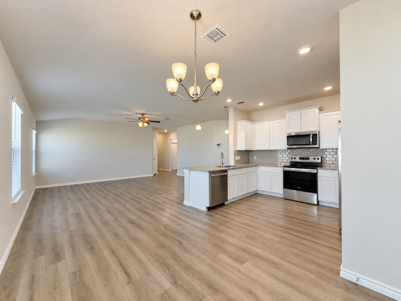 1737 Horatio St - Photo 5 of 21