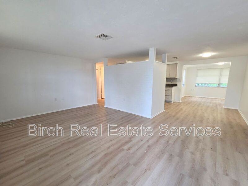 3402 Peterborough St - Photo 5 of 27