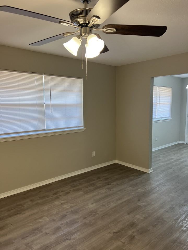 120 Ne 11th St - Photo 5 of 13