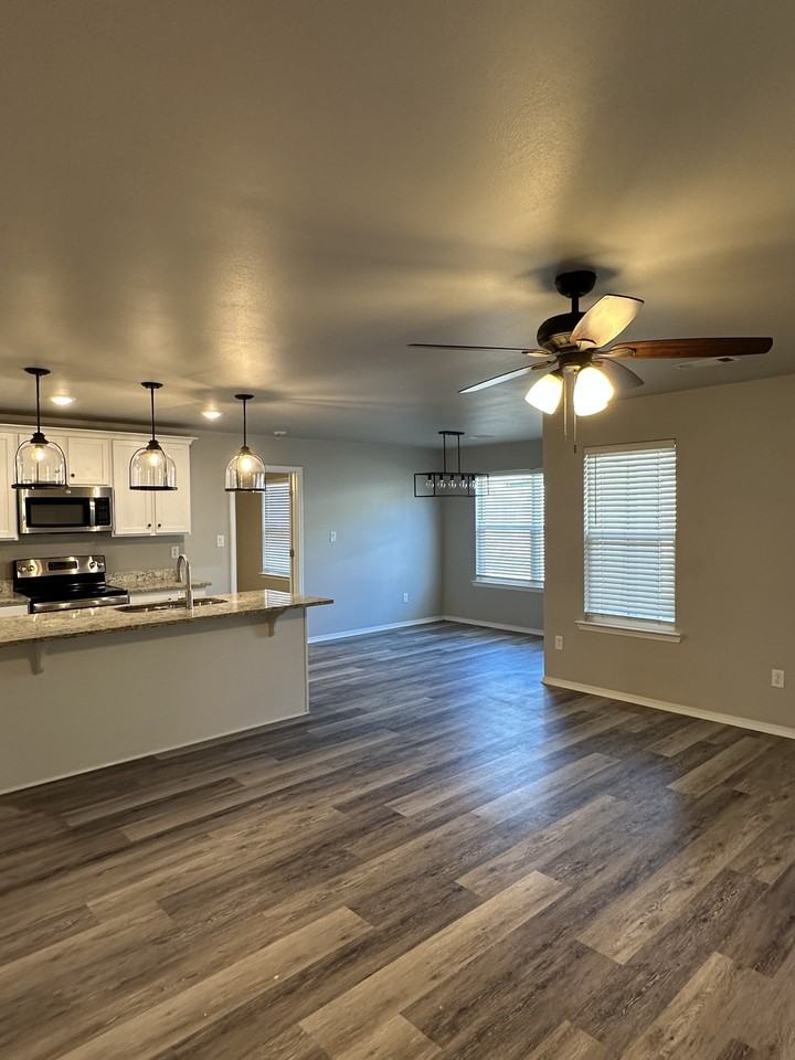 1057 Heritage Way - Photo 3 of 13