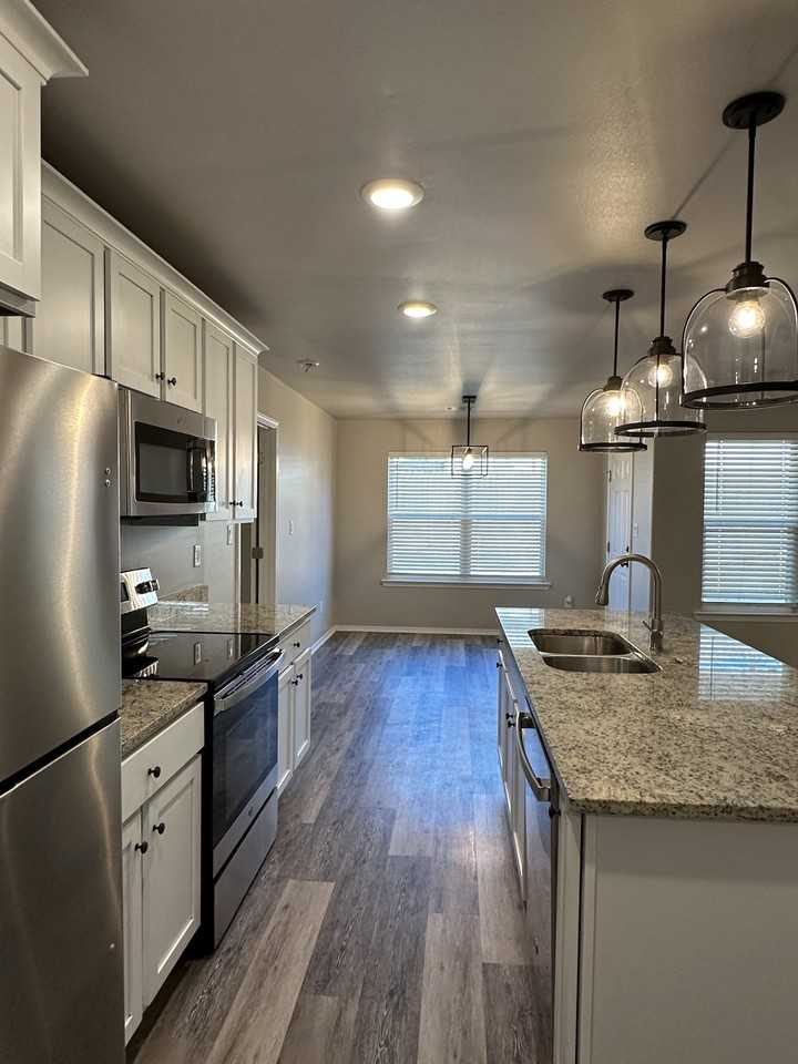 1057 Heritage Way - Photo 6 of 13