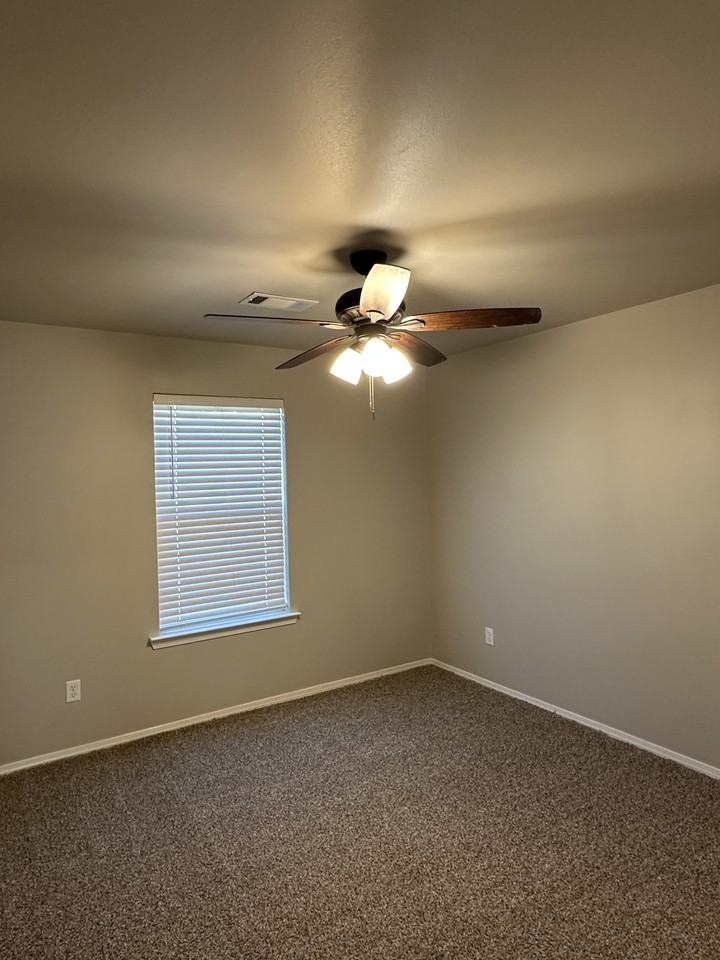 1057 Heritage Way - Photo 7 of 13