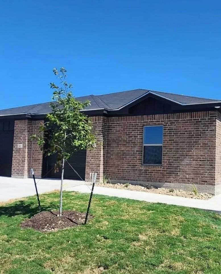 5413 Rose Garden Loop - Photo 2 of 25