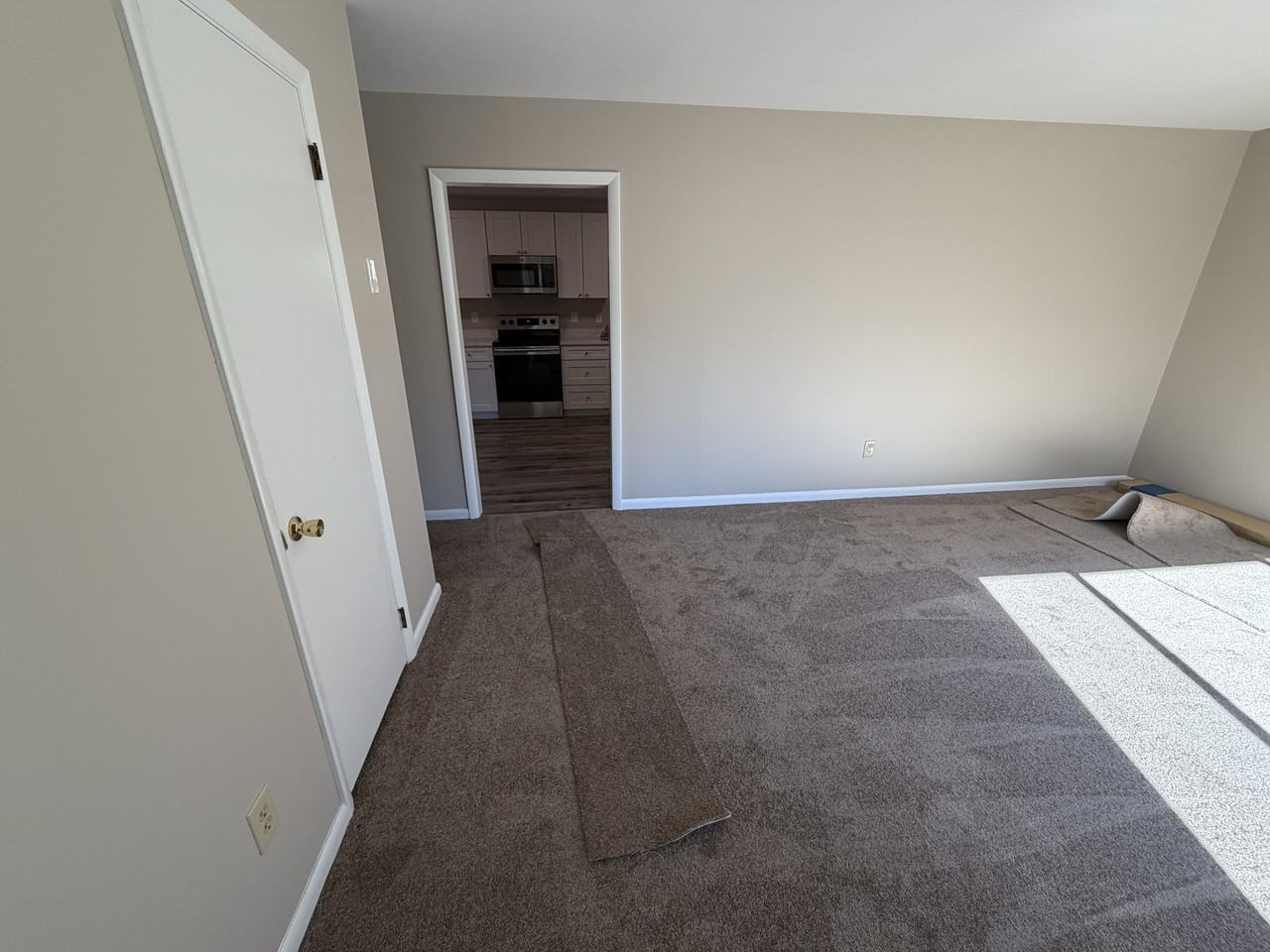 6265 Debbie Cir - Photo 4 of 45