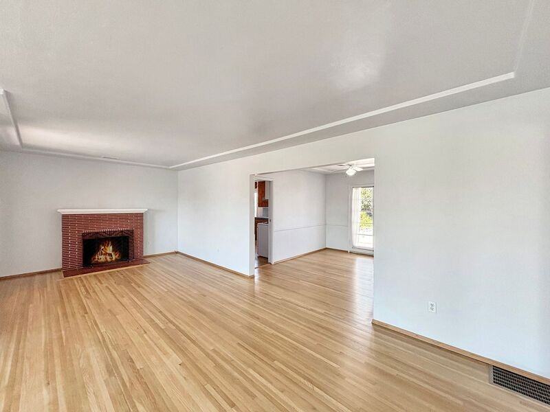 7340 W Point Ave - Photo 6 of 33