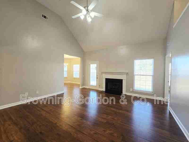 204 Sundown Dr - Photo 2 of 19