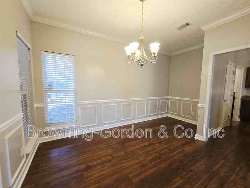 204 Sundown Dr - Photo 4 of 19