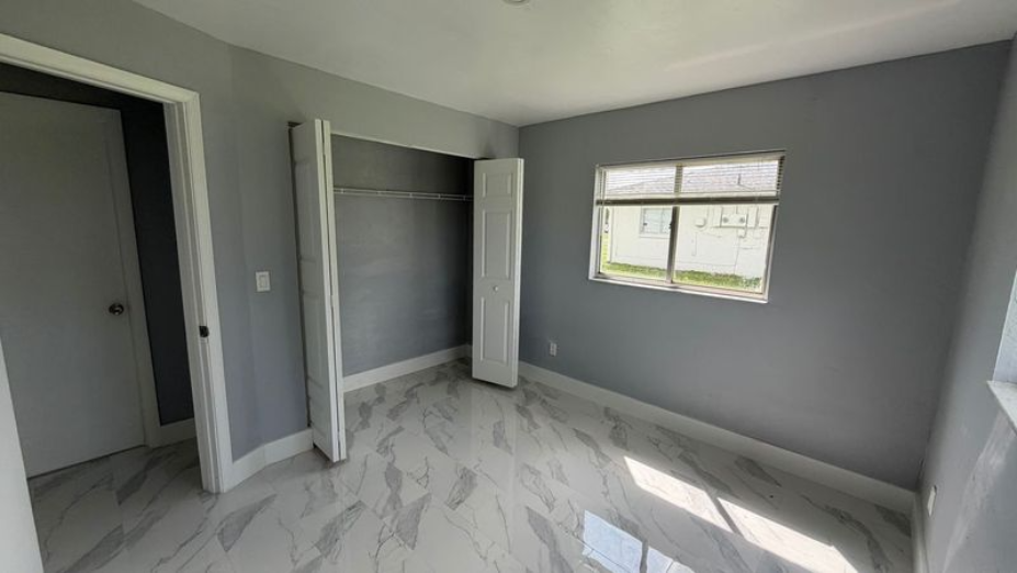 138 Gordon Ave S - Photo 5 of 9
