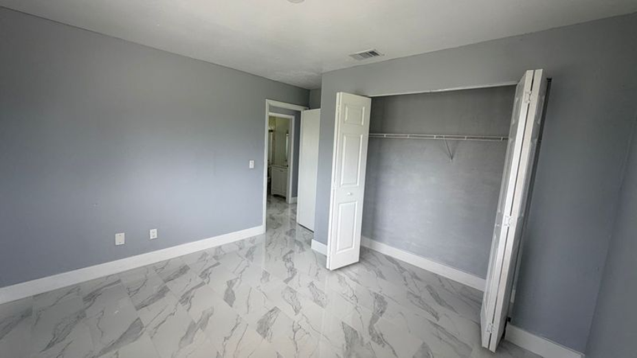 138 Gordon Ave S - Photo 7 of 9