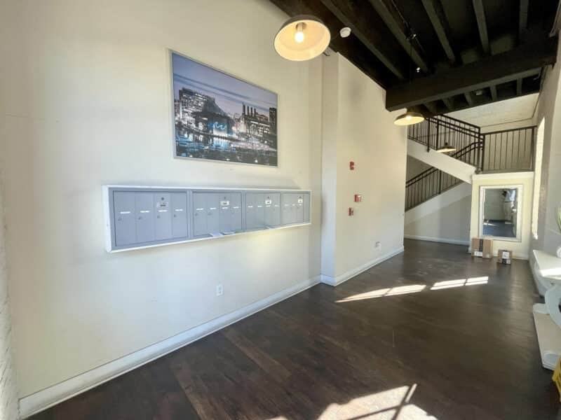 1618 Bank St - Photo 2 of 17