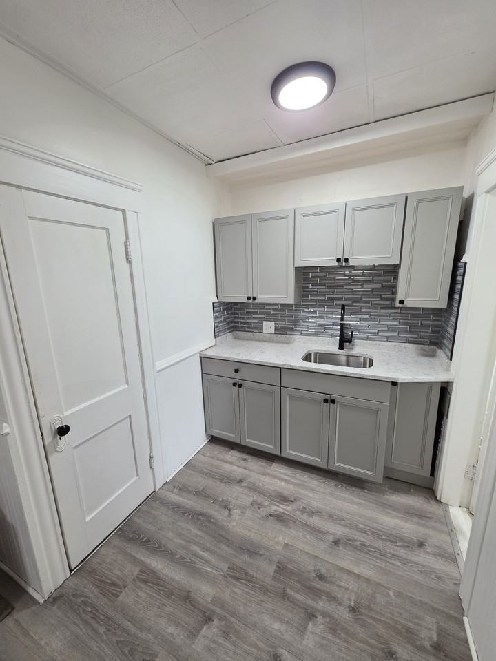 583 Willow St - Photo 3 of 9