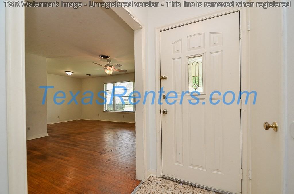 4401 Hummingbird St - Photo 4 of 26