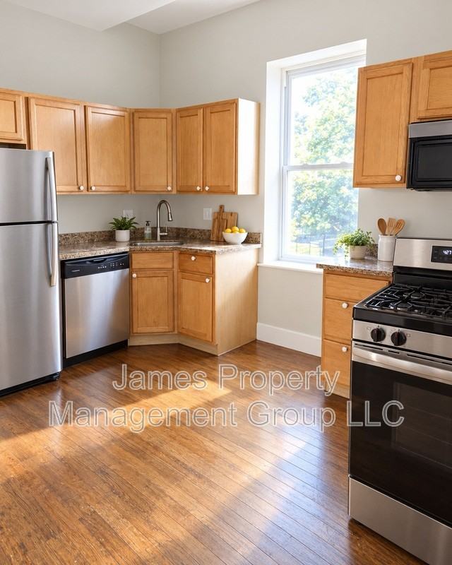 3900 N Christiana Ave - Photo 2 of 11