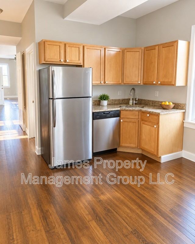 3900 N Christiana Ave - Photo 3 of 11