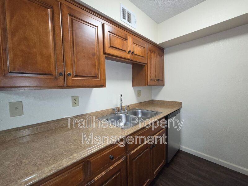 1314 E Frederick St #1301H - Photo 3 of 16