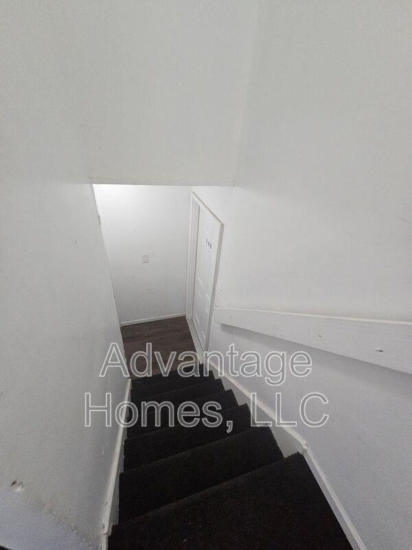 746 N 70th St - Photo 5 of 19
