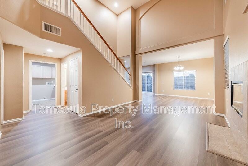 28292 Kara St - Photo 2 of 21