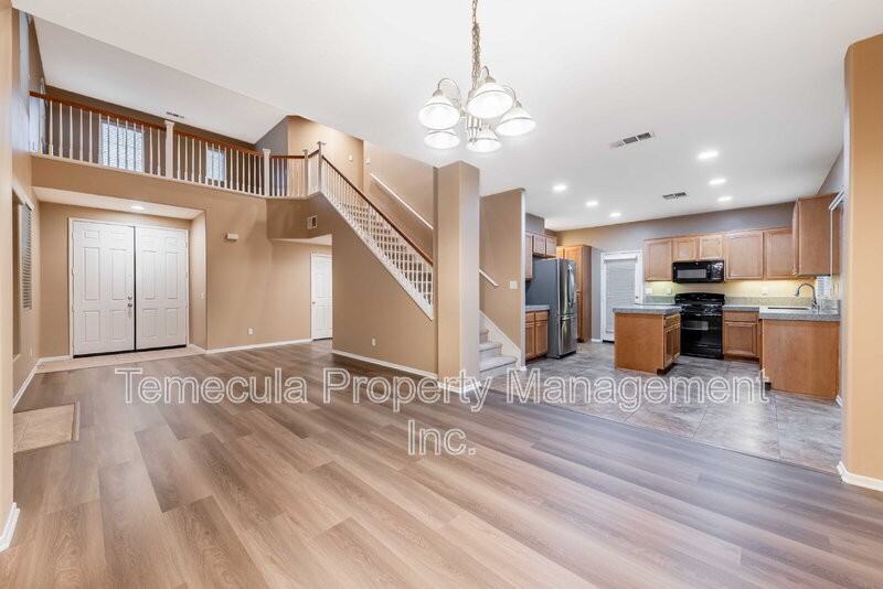 28292 Kara St - Photo 4 of 21