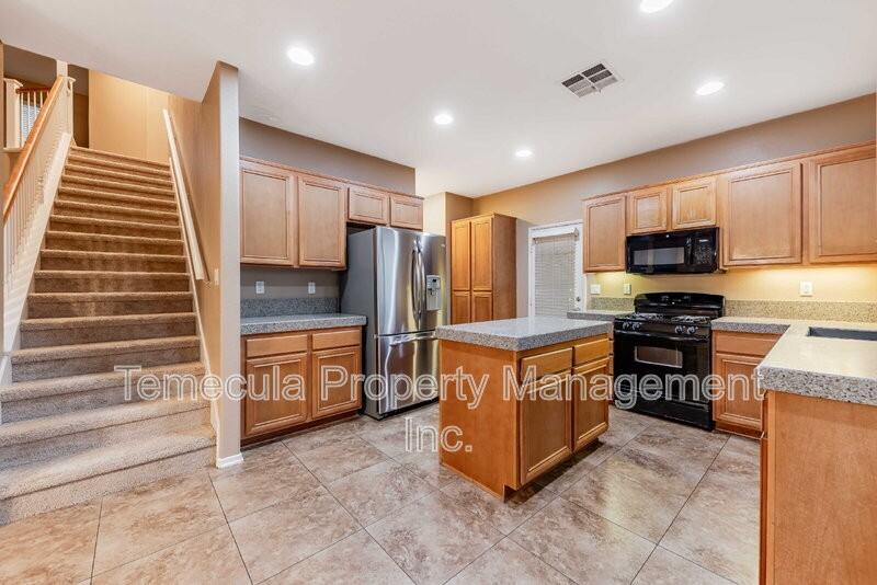 28292 Kara St - Photo 6 of 21