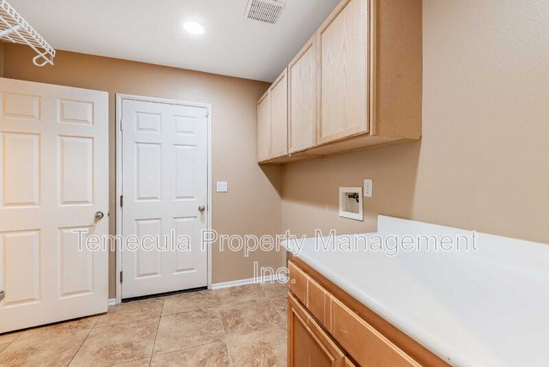 28292 Kara St - Photo 7 of 21