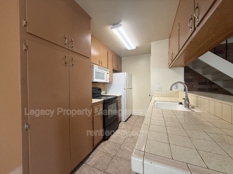 4424 Greenholme Dr #2 - Photo 5 of 15