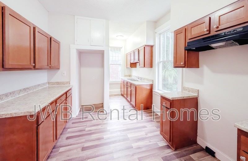 3401 N Pearl St - Photo 2 of 16