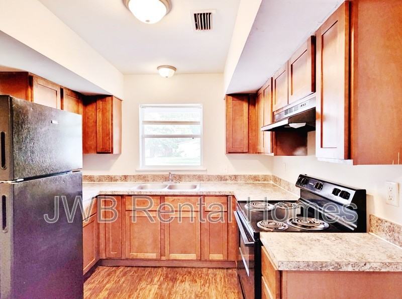 7532 Canaveral Rd - Photo 2 of 12