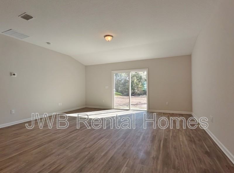 14067 Hollings St - Photo 6 of 11