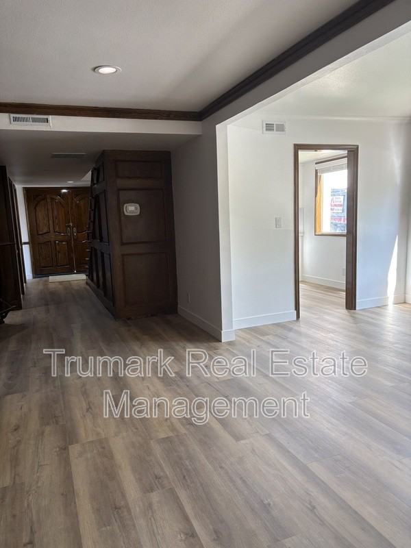1143 N Louise St #1 - Photo 3 of 5