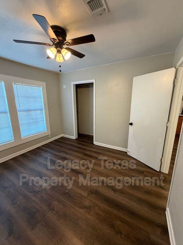 425 Turner St - Photo 5 of 16