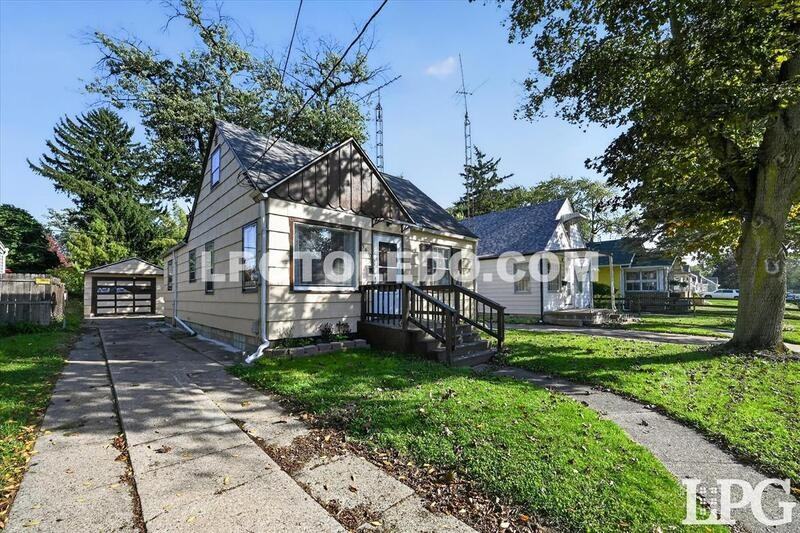 3610 Burton Ave - Photo 2 of 33