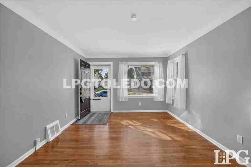 3610 Burton Ave - Photo 6 of 33